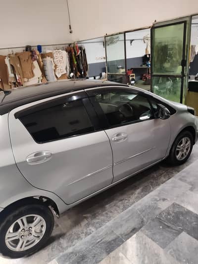 Toyota Vitz 2015