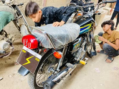 Honda 125 Black