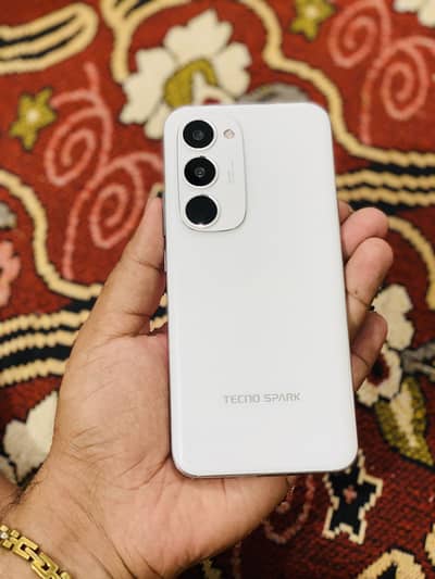 Tecno Spark 40pro Plus 8+8gb 256gb Wite color 10 months warranty