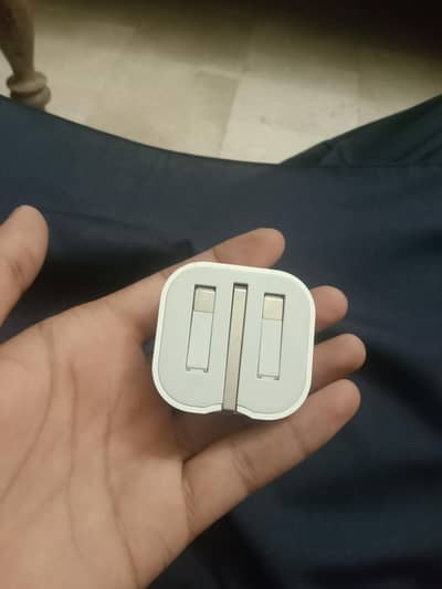 iphone charger (03127610903)