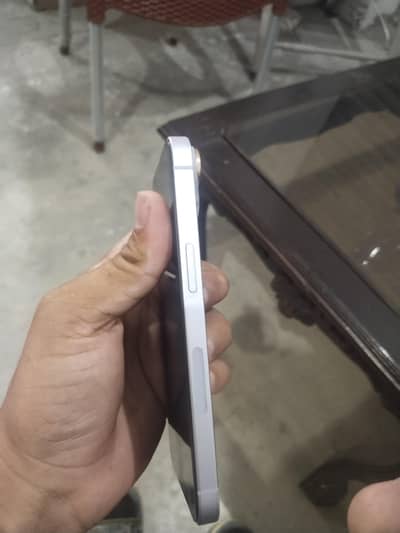 Apple iPhone 14