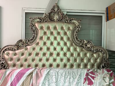 Royal bed with side tables