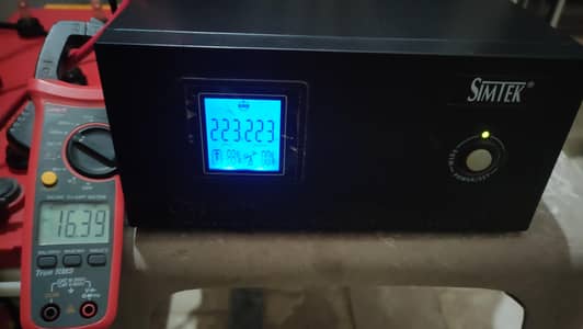 Simtek 24 volt Pure sine wave inverter