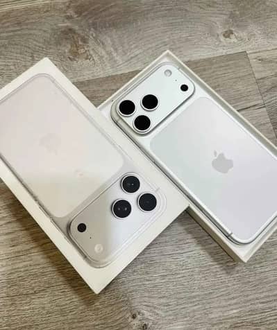 Apple iPhone 17 Pro Max Silver 256GB - 15 Days Used + Box + Charger