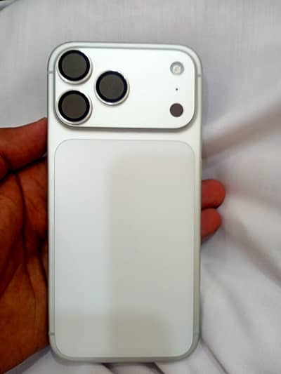 Apple iPhone 17 Pro Max Silver 256GB - 15 Days Used + Box + Charger