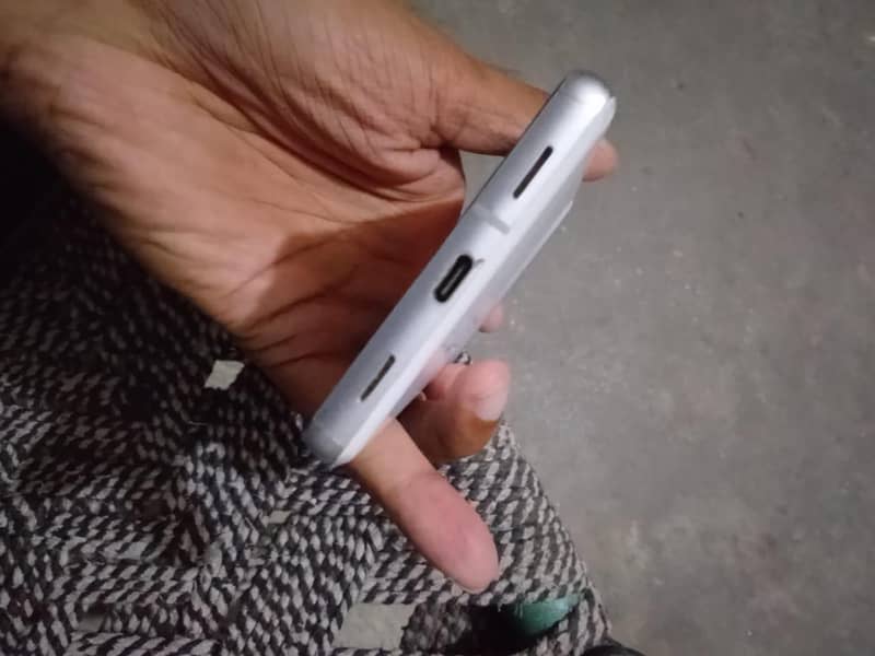 Google Pixel 7a 4
