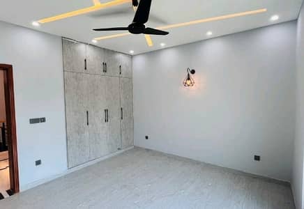 10 MARLA HOUSE FOR RENT IN CENTRAL PARK HOUSING SCHEME LAHORE.