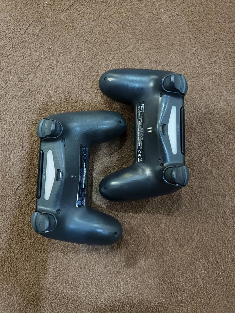 Universal (Android/TV/PC/PS4) Sony PS4 Controllers Pair 1