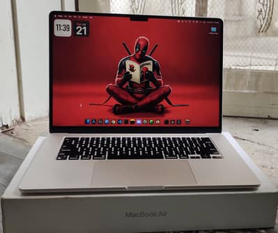 Apple MacBook Air M3 (8GB / 256GB)