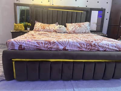 King master bed set only 5 months used