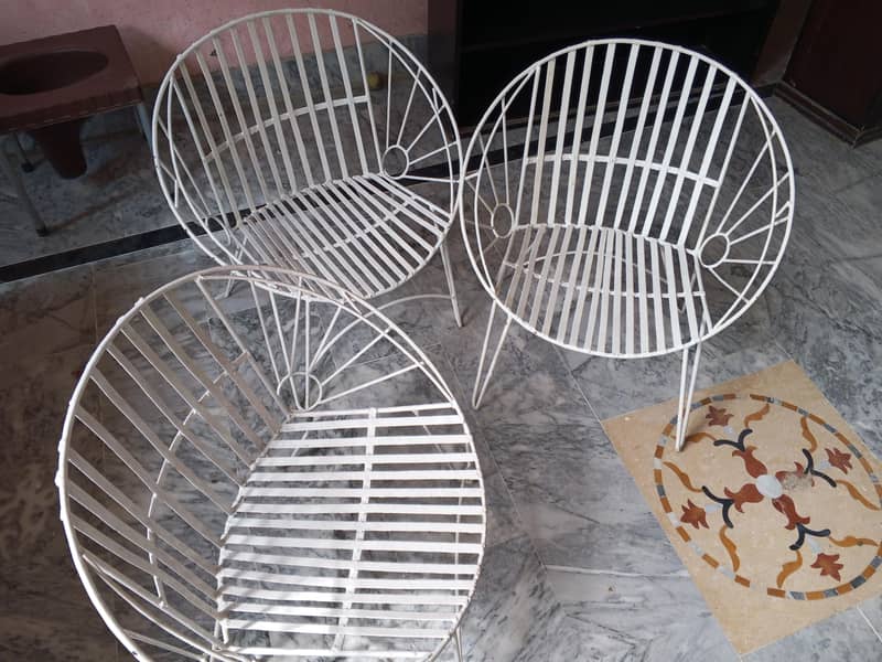 Chairs 0