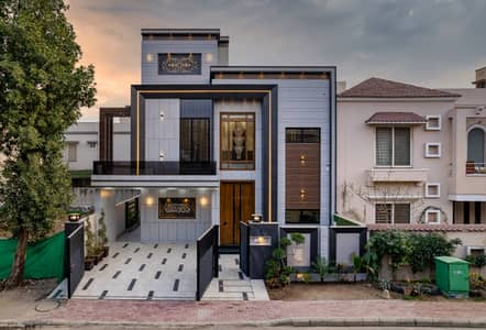 MODERN ARCHITECTURE 10 MARLA HOUSE FOR SALE IN BEHRIA TOWN