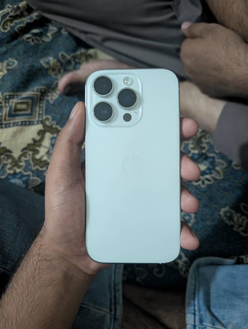 Apple iPhone 14 Pro 0