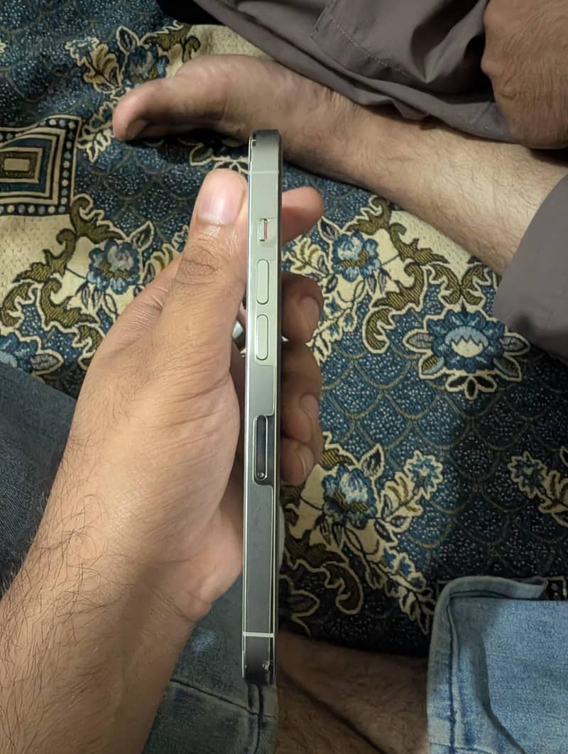 Apple iPhone 14 Pro 3