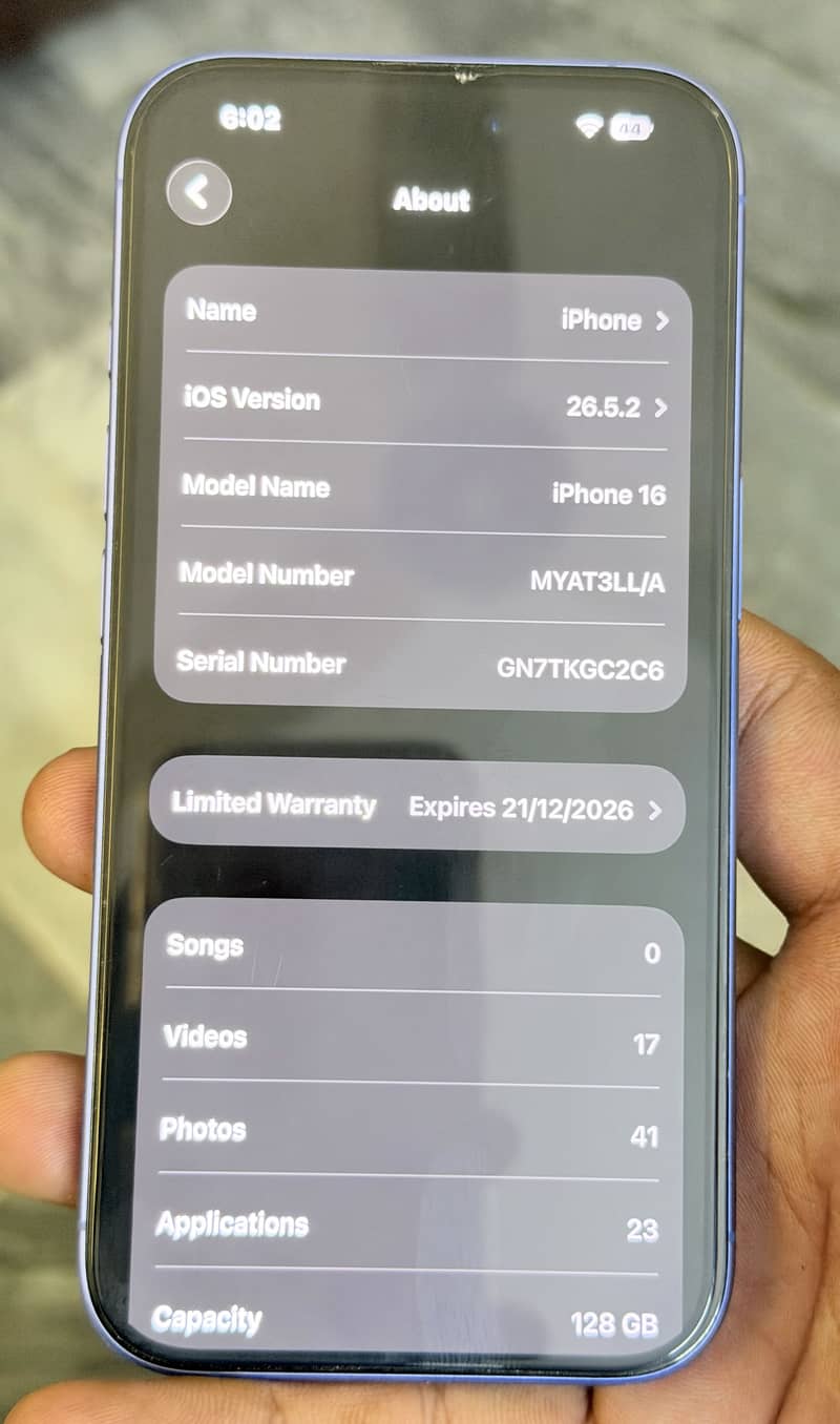 Apple iPhone 16 6