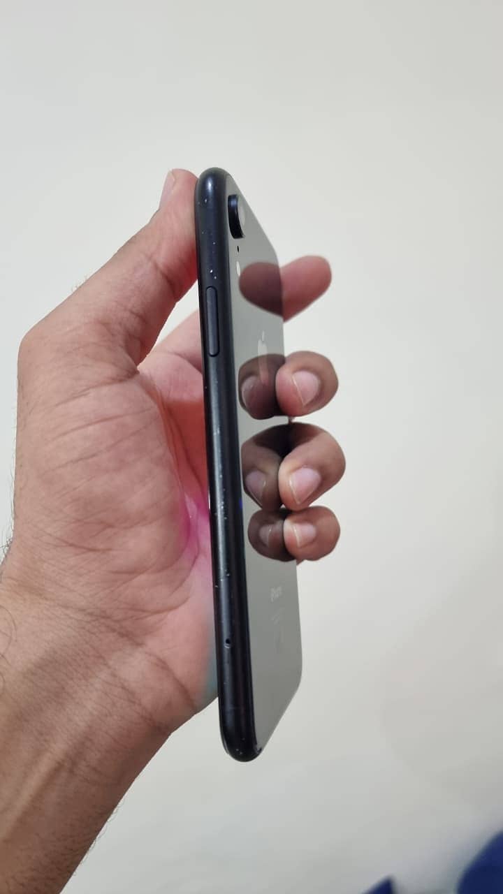 Apple iPhone XR 4