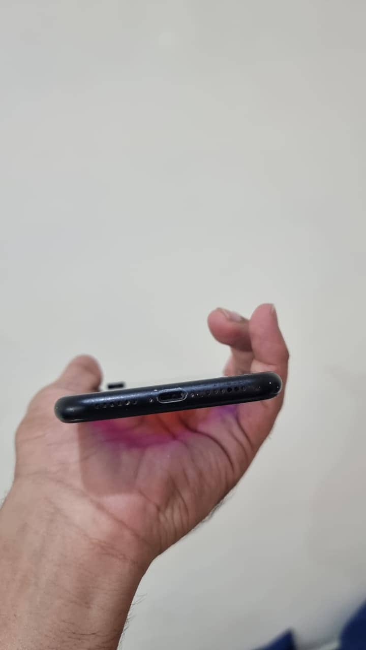 Apple iPhone XR 5