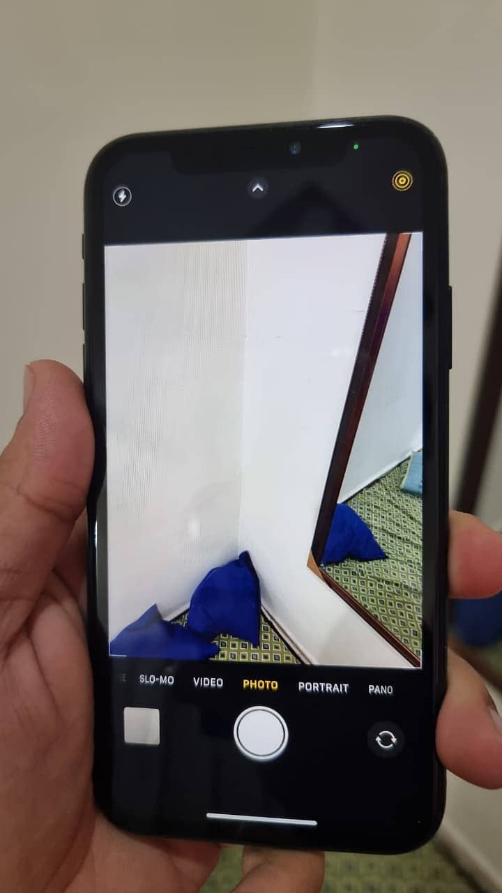 Apple iPhone XR 9