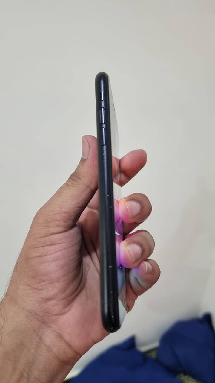 Apple iPhone XR 10