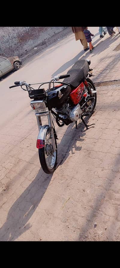 honda125 jo old model ka shoken ha usa pata ha is honda ka organl sond