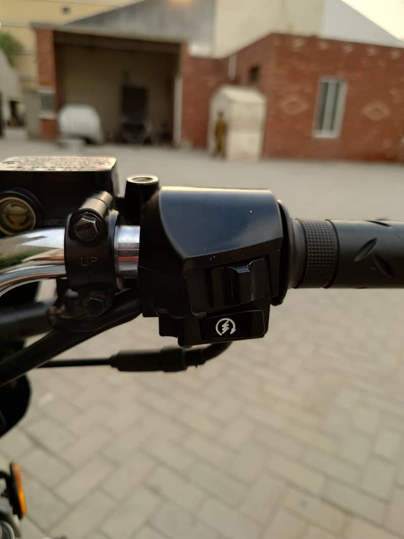 CB150F 3