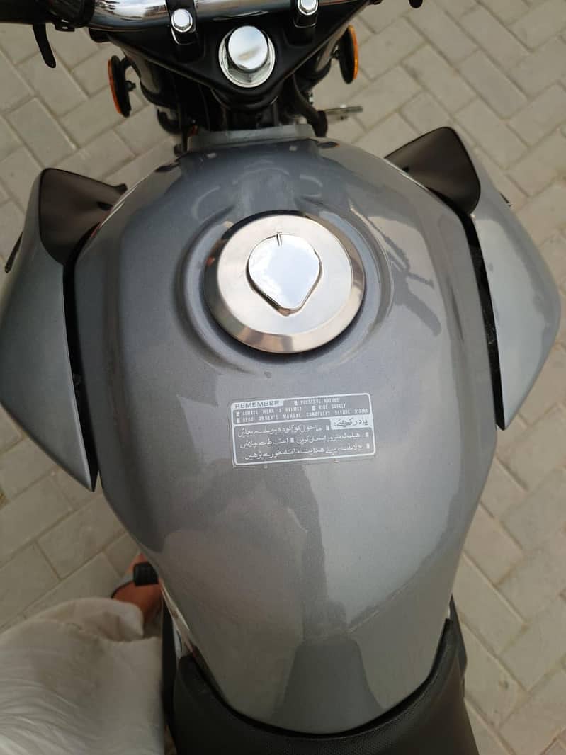 CB150F 8