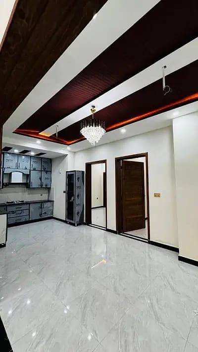 5MARLA 1ST FLOOR FOR RENT IN EDEN BOULEVARD SOCIETY BRAND NEW 1ST ENTRY