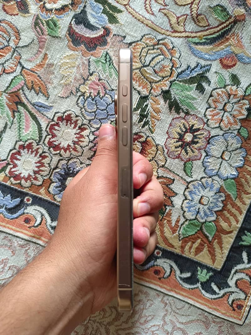 Iphone 16 pro max 1