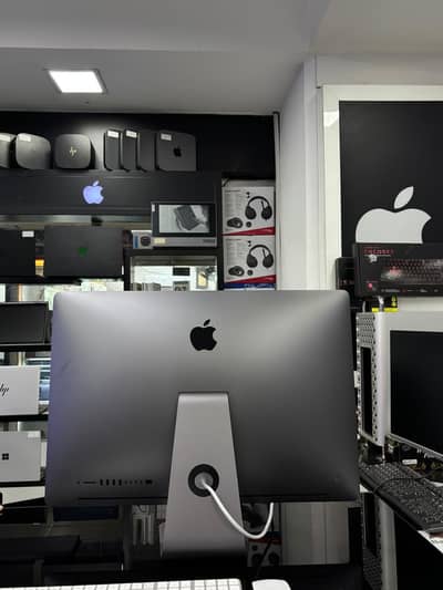 Apple iMac Pro 2017 27" Xeon-W 64GB RAM | 1TB SSD | 16GB Graphics