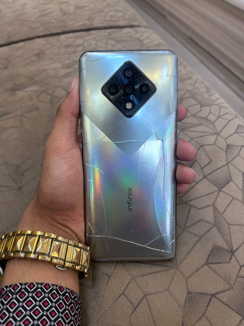 Infinix Zero 8 1