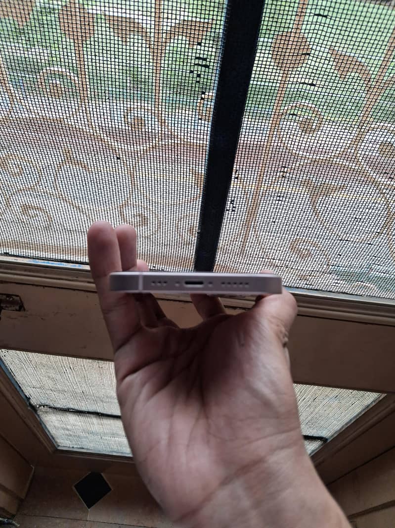 Apple iPhone 13 3