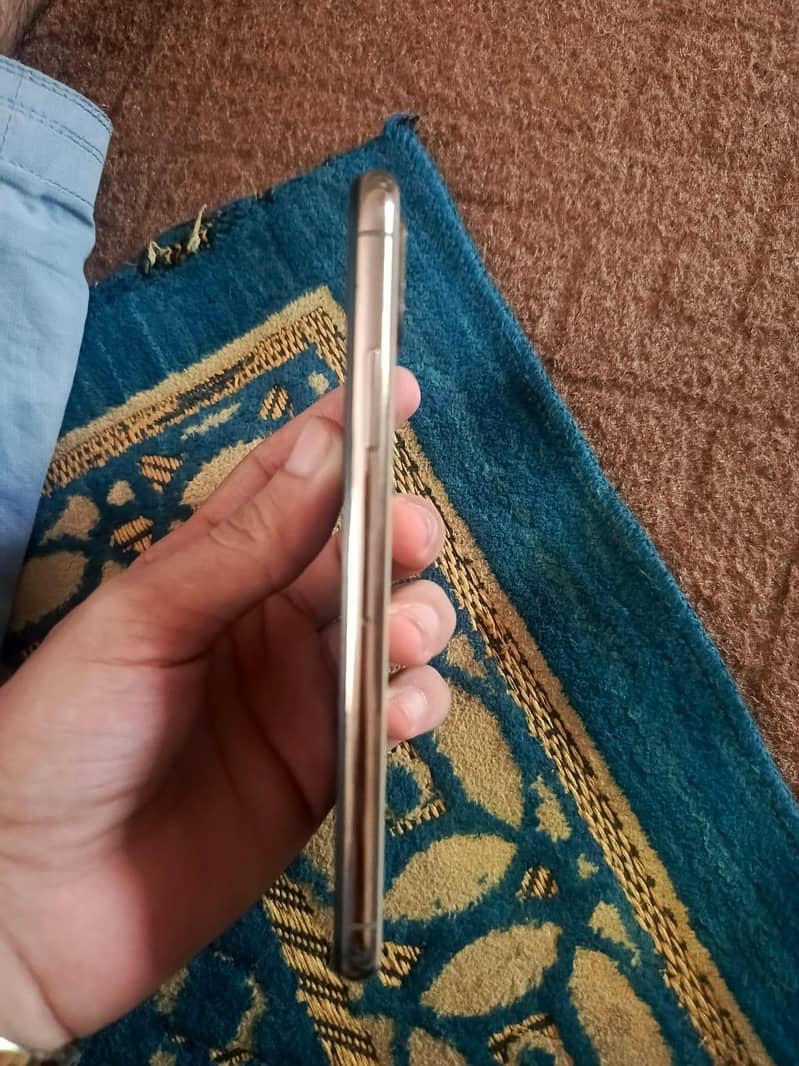 Apple iPhone X 2