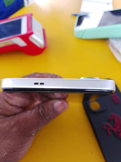 Infinix Hot 60 i . . 6+4/ 128