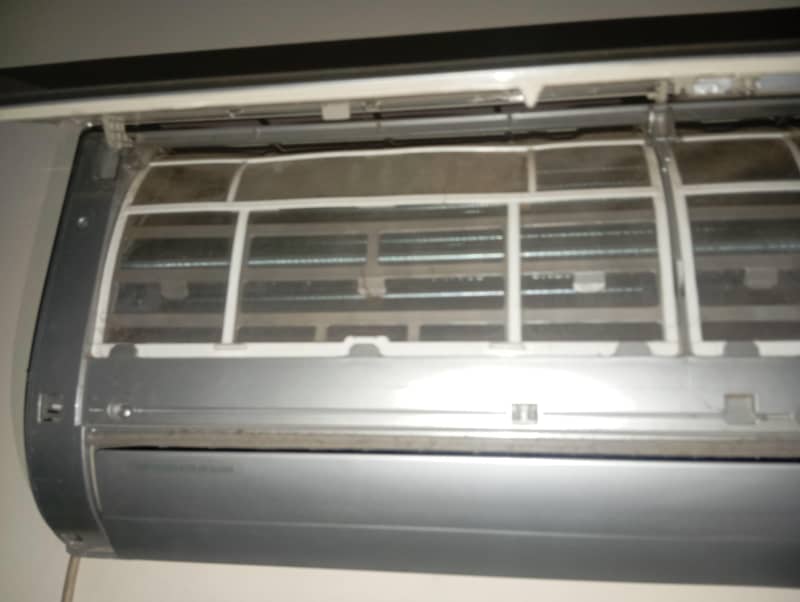 Green split AC 3