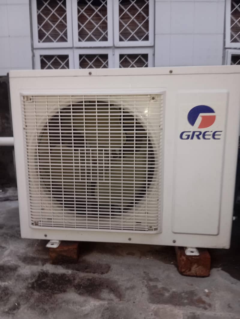 Green split AC 4