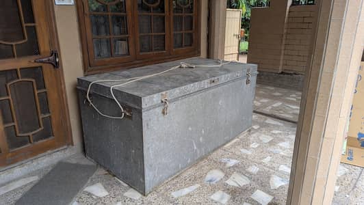 Paiti       (LENGTH) 5.75ft (WIDTH) 2.9ft (HEIGHT) 2.6ft