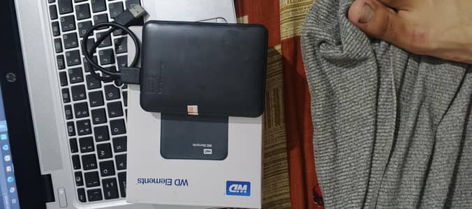 1Tb hard serf 15 den use fresh waranty cheak ki sath 100 heath
