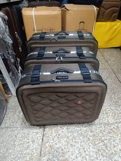 Luggage bags/ travel suitcases/ trolley bags/ travel trolley/ attachi