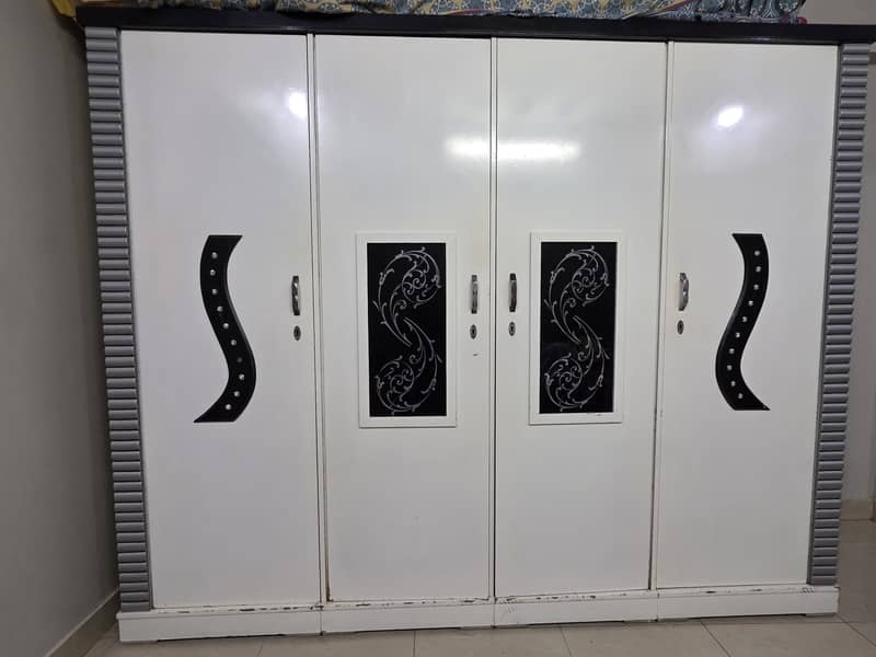 Wardrobe 0
