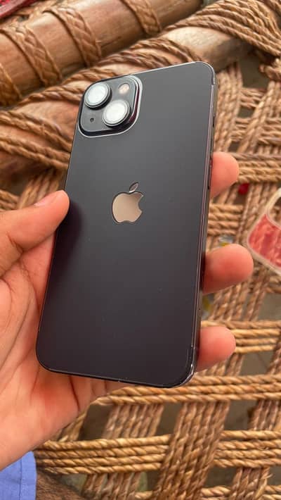 Apple iPhone 13