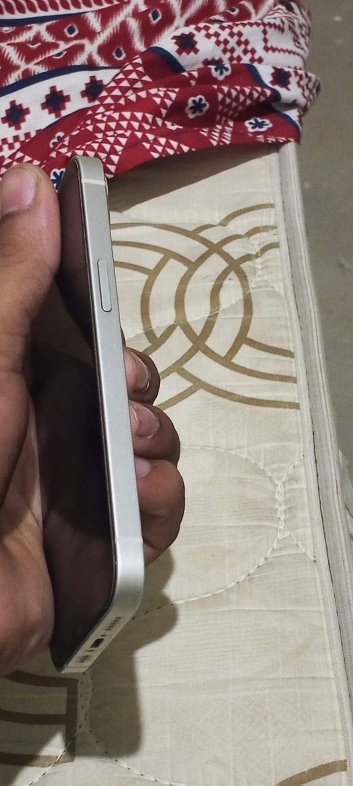 Apple iPhone 13 4