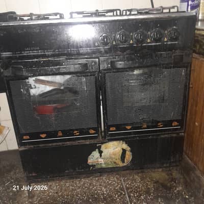 kit hen stove with cabinet