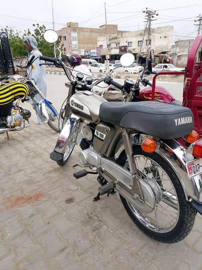 Yamaha yd100