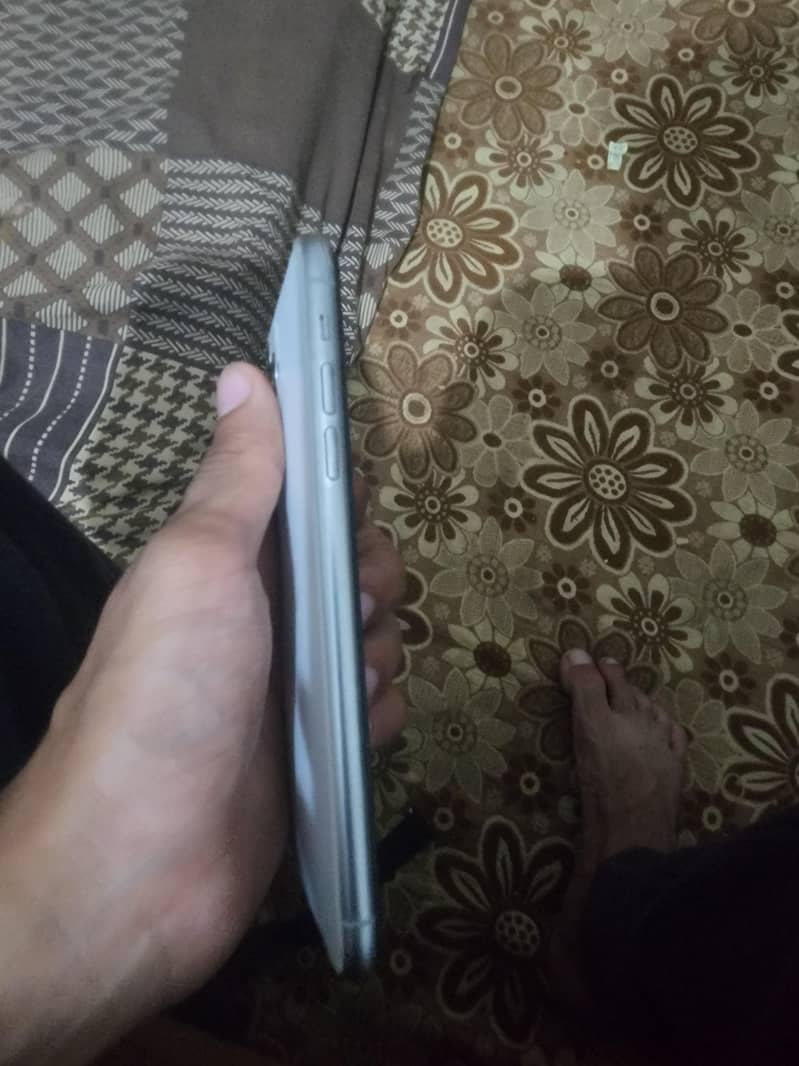 Apple iPhone 11 Pro Max 0