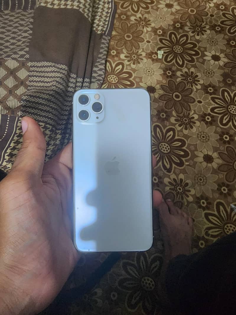 Apple iPhone 11 Pro Max 2