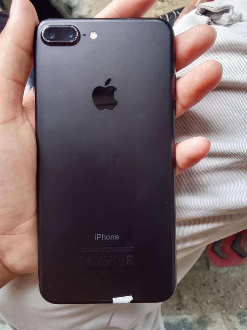 Apple iPhone 7 Plus 1