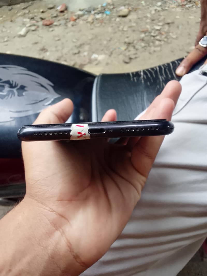 Apple iPhone 7 Plus 2
