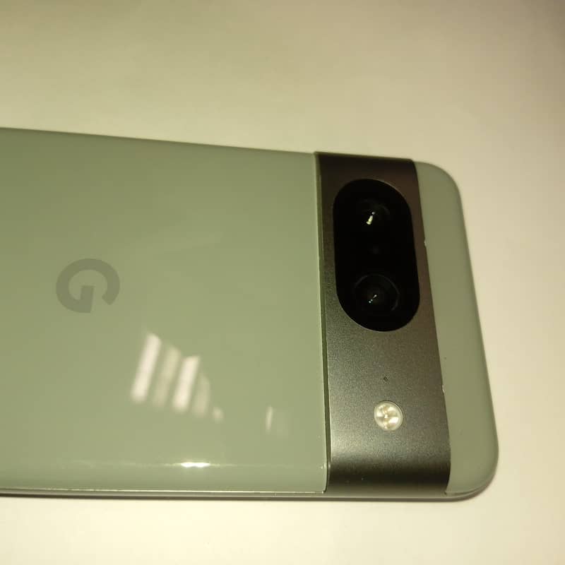 Google Pixel 8 6