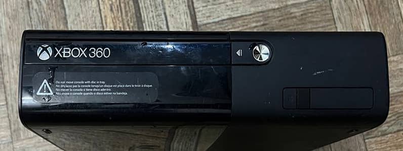 Xbox Console + 1 Original Controllers – Excellent Condition 500 gb