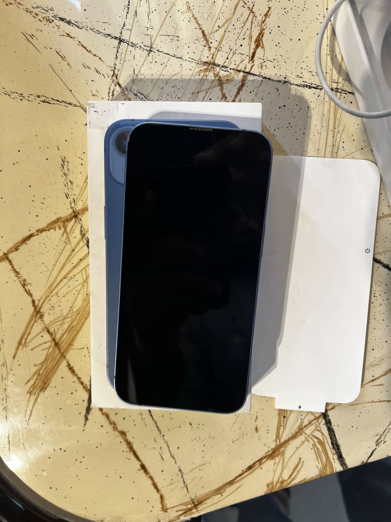 iPhone 13.256 4